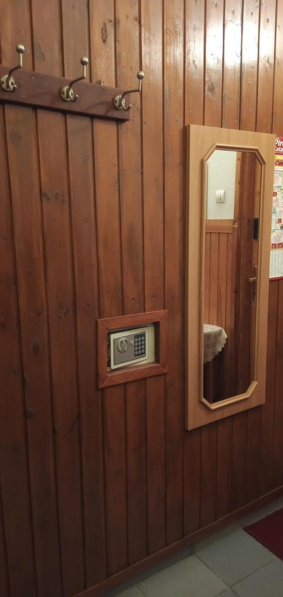 Civis Debrecen Hostel エクステリア 写真
